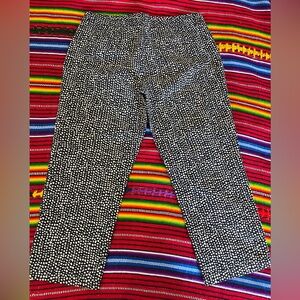 LOFT cropped light weight summer pants in size 6